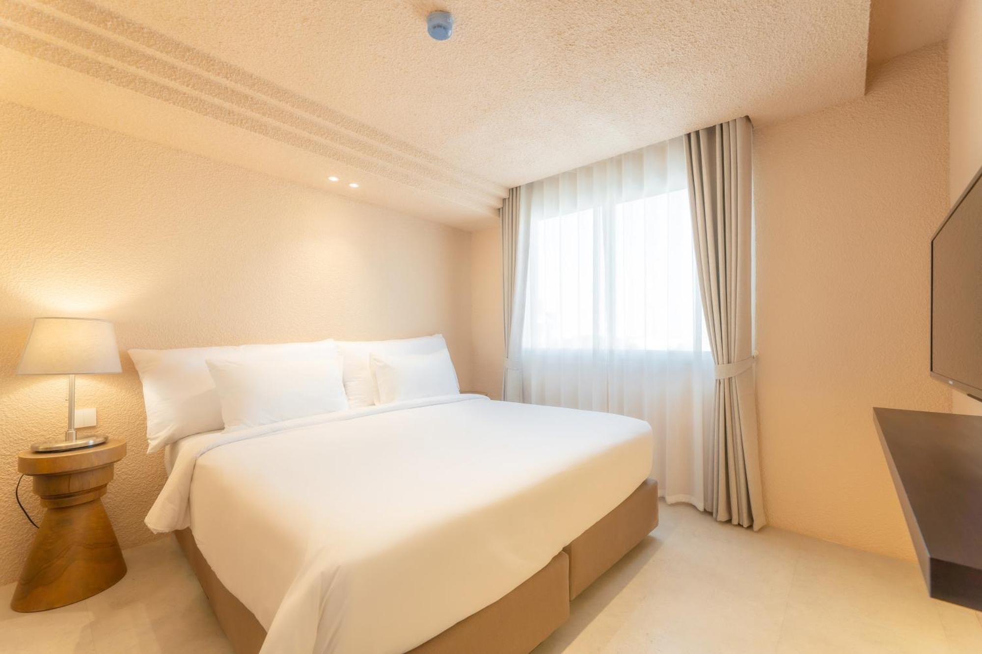 Mai Hotel Чиангмай Екстериор снимка