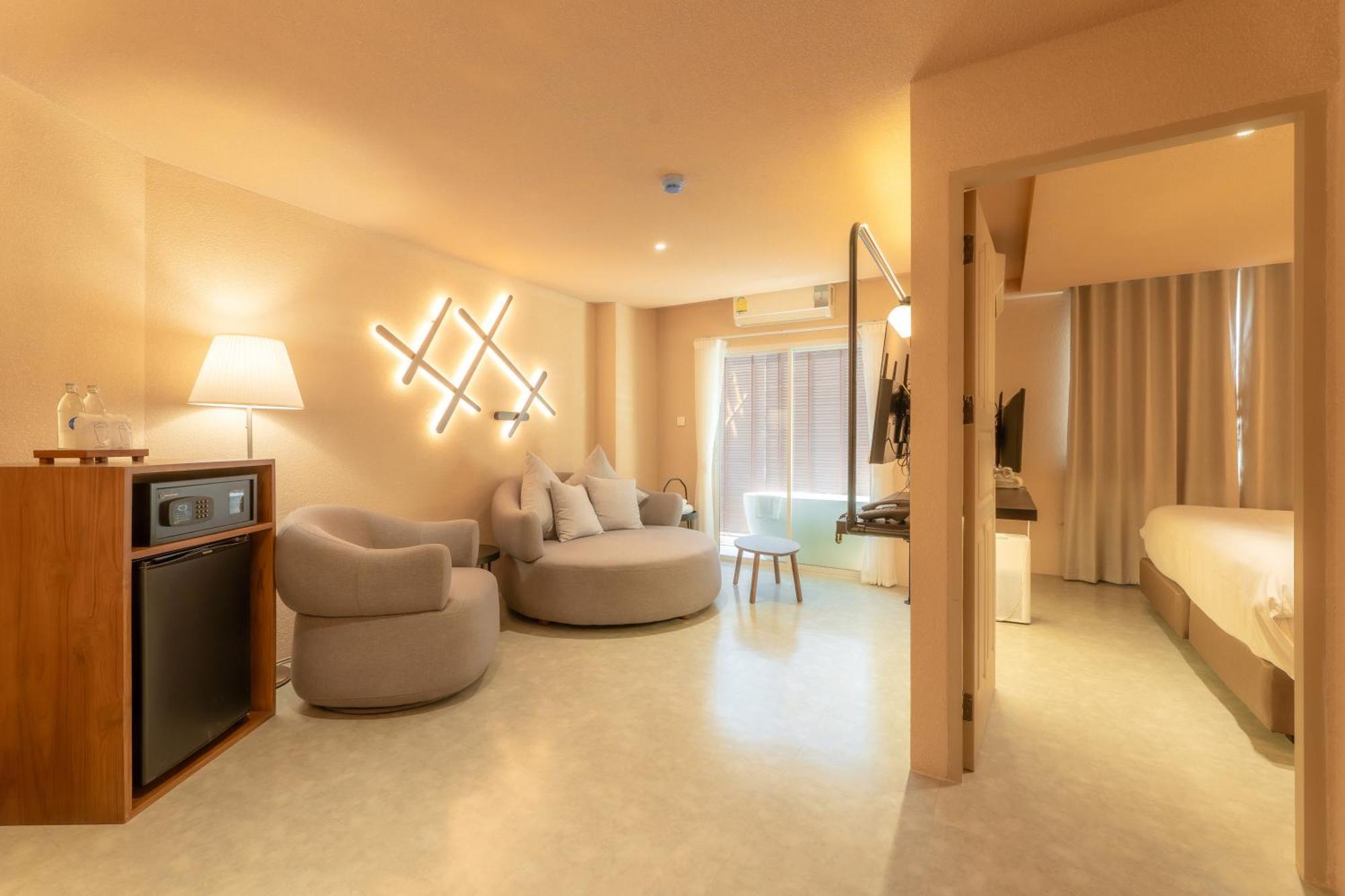 Mai Hotel Чиангмай Екстериор снимка