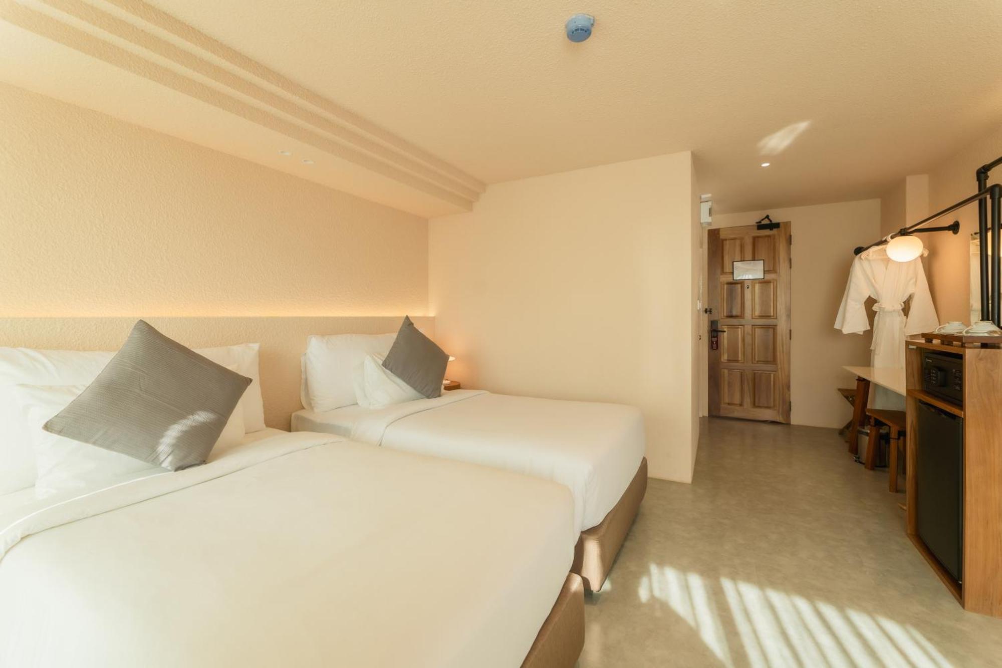 Mai Hotel Чиангмай Екстериор снимка
