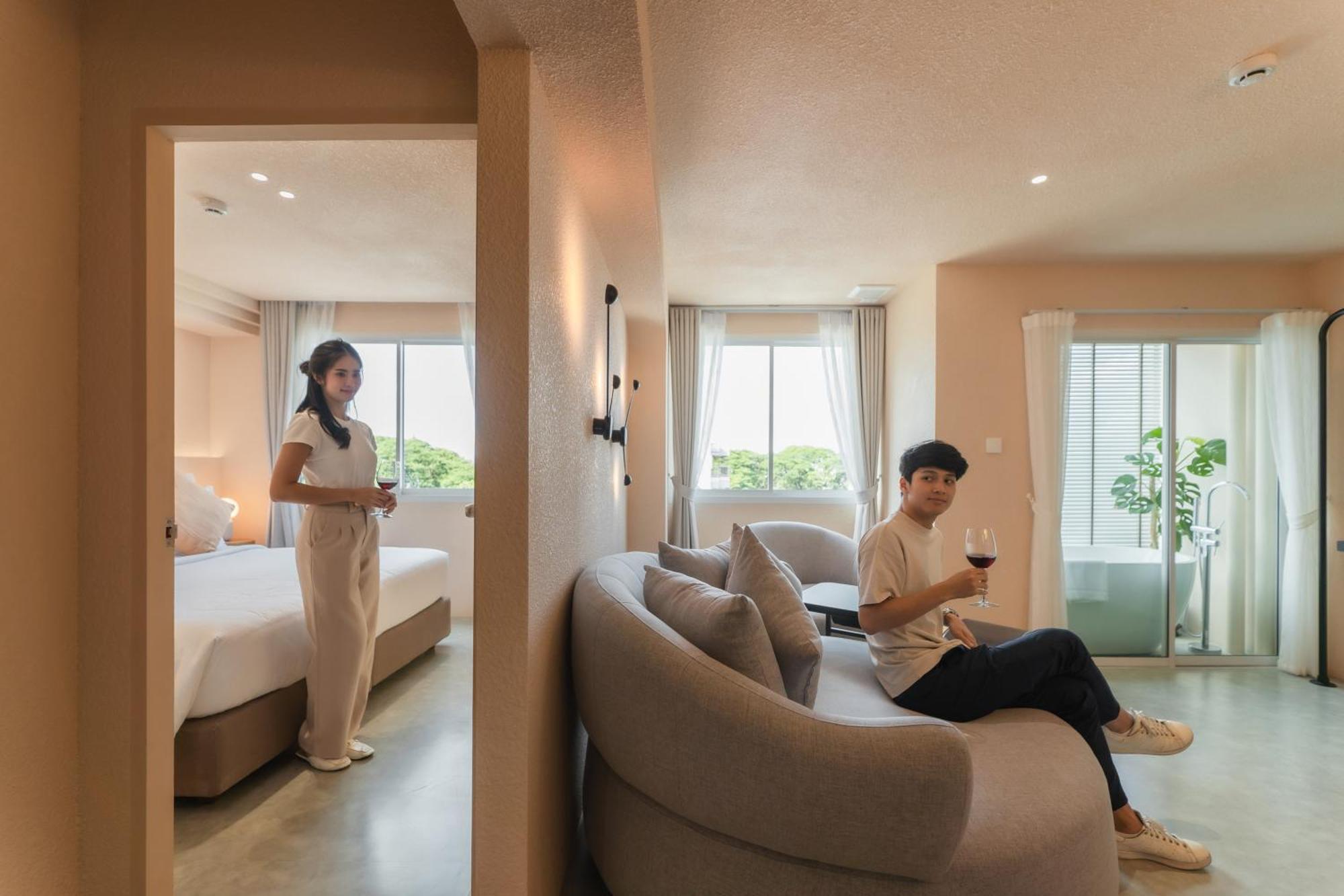 Mai Hotel Чиангмай Екстериор снимка