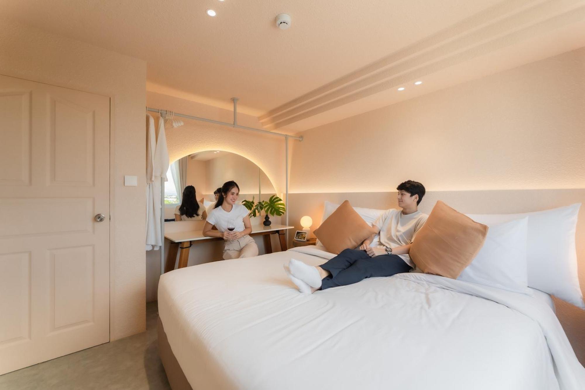 Mai Hotel Чиангмай Екстериор снимка