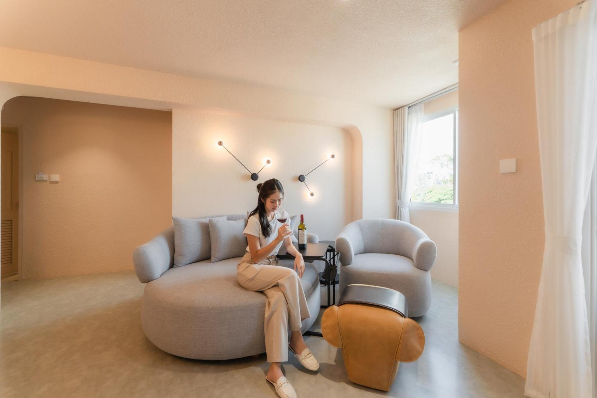 Mai Hotel Чиангмай Екстериор снимка